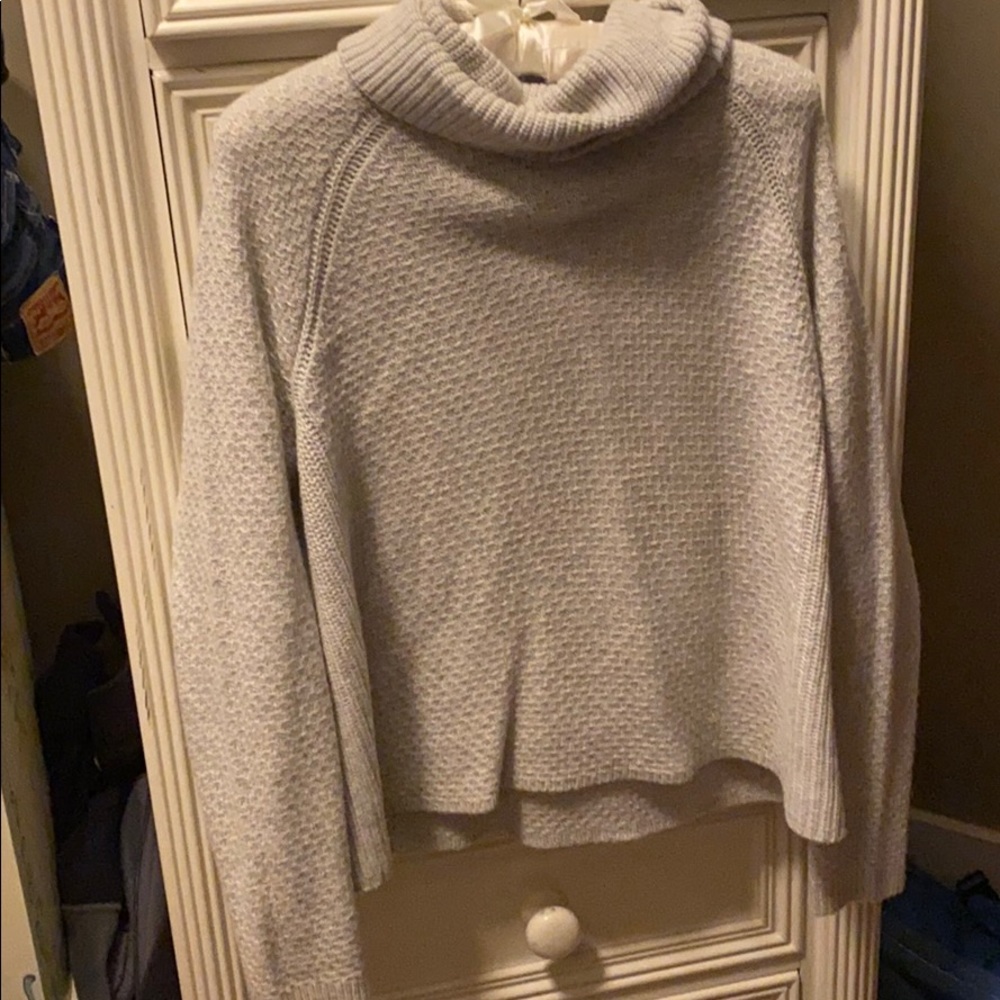 Banana Republic Sweater EUC